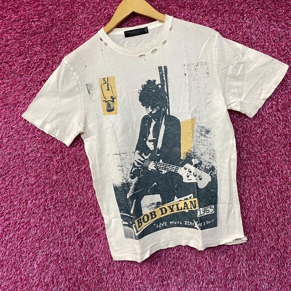 Bon Dylan Guitar Playing Rock Poster T-Shirt Small - Picture 3 of 4